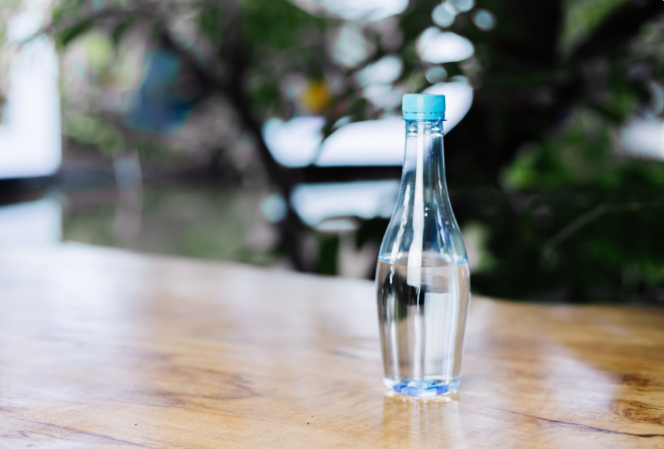 plastic-bottle-water-wooden-table