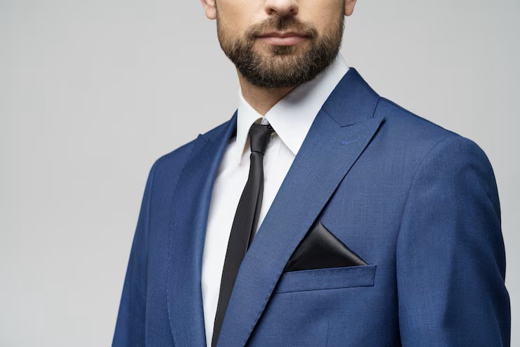 What Tie Goes With A Blue Suit: Complete Guide & Key Details