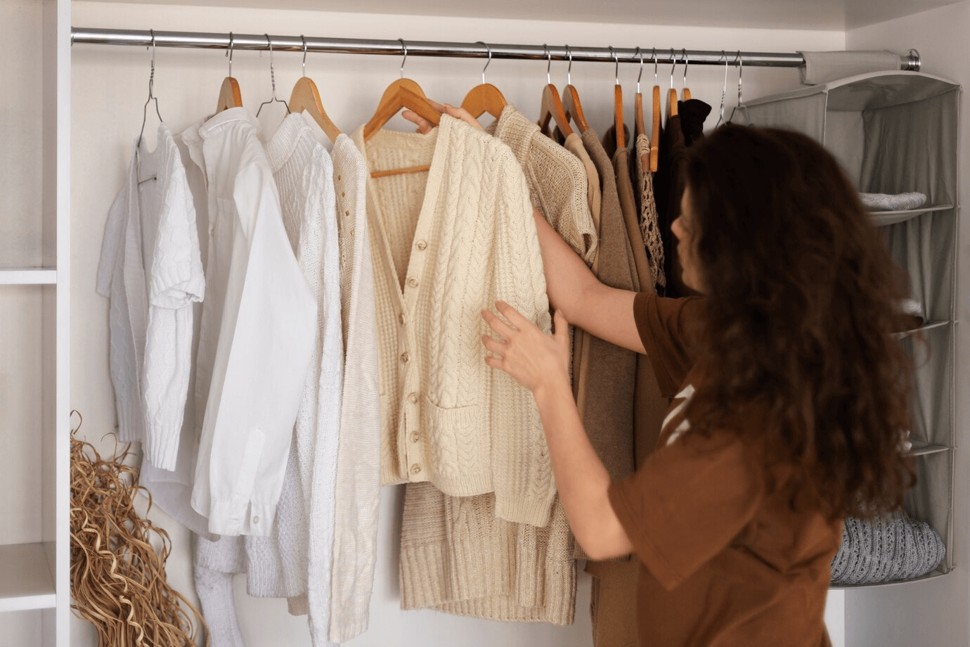 Organize Clothes in Closet 1