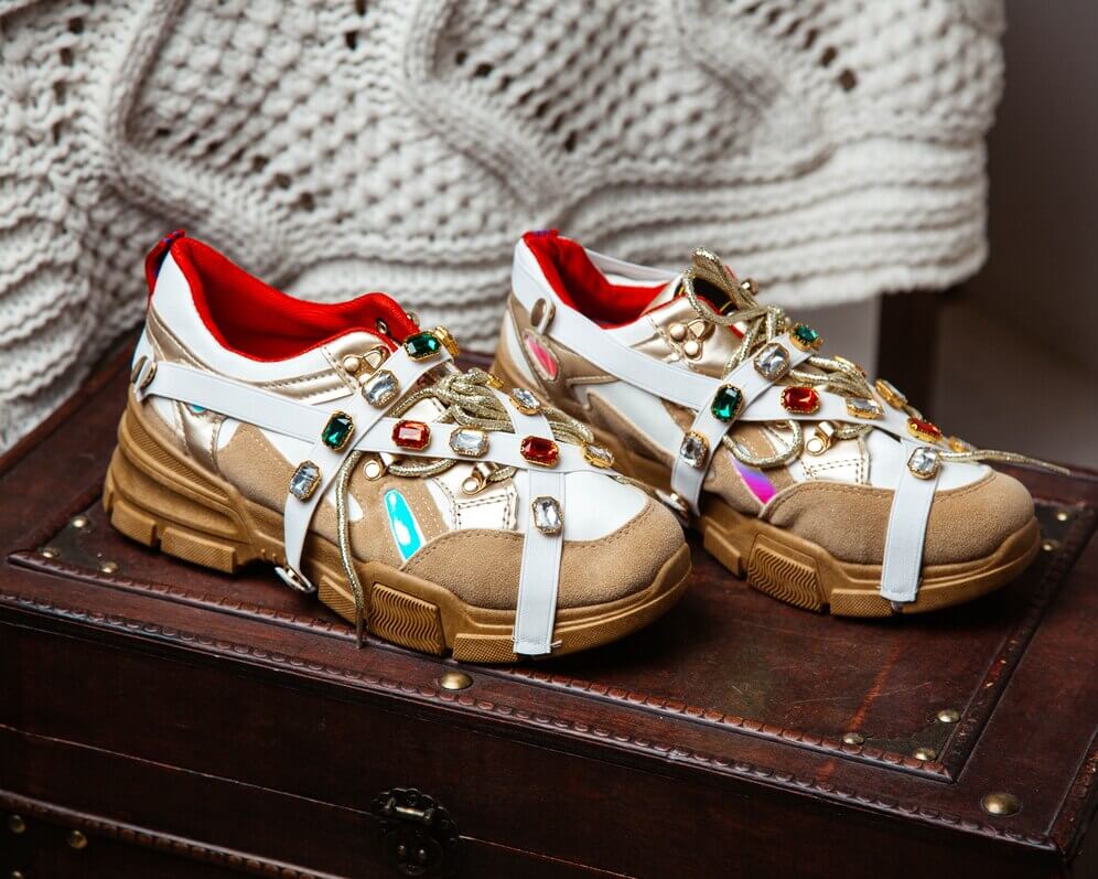 cream woman sneakers with colourful stones it golden details 140725 2506