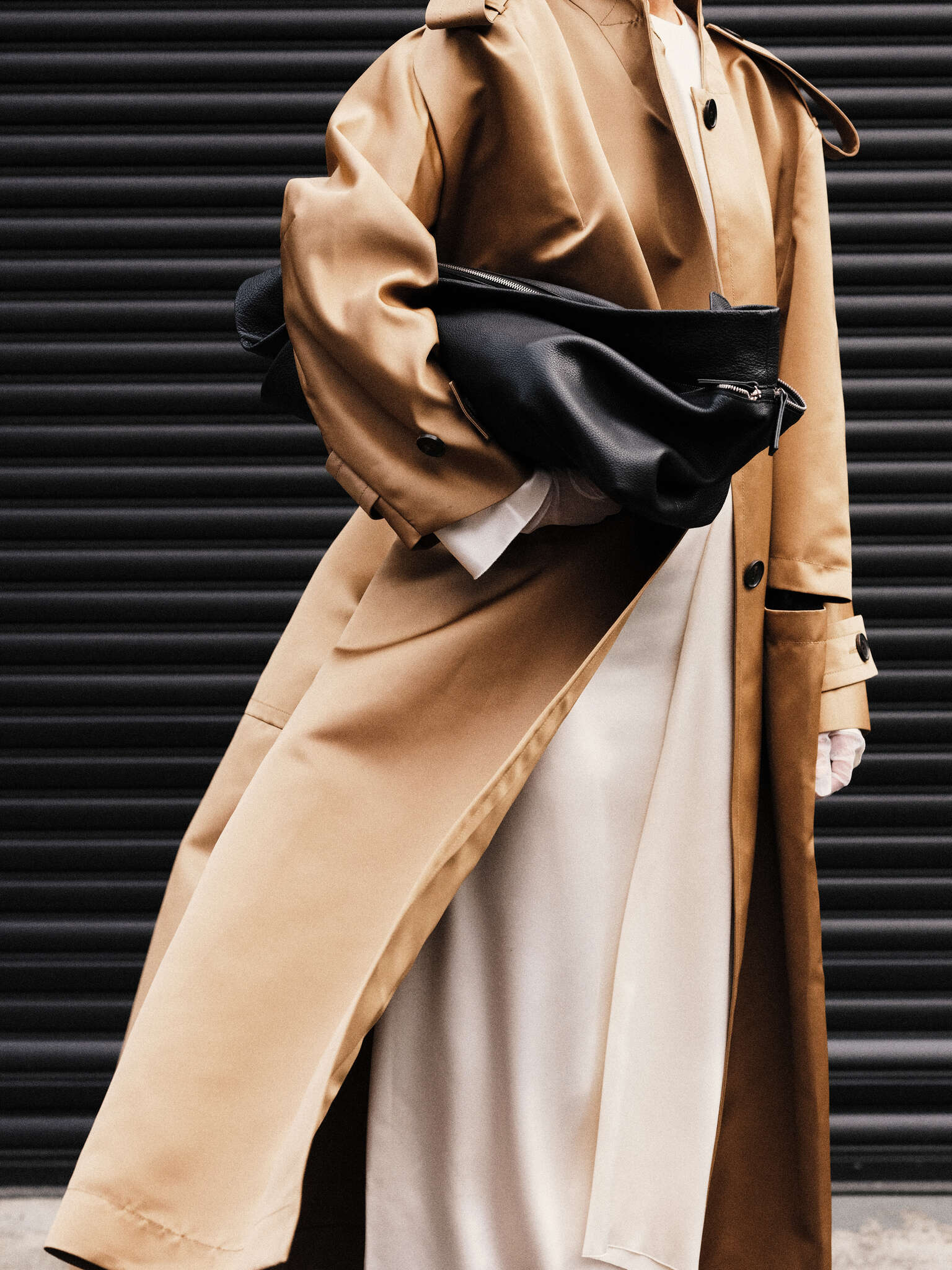 Trench Coat: How to Style and Wear It This Autumn